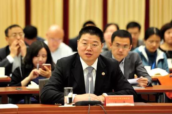 马云:线上线下不公平是伪命题 大企业理应是纳