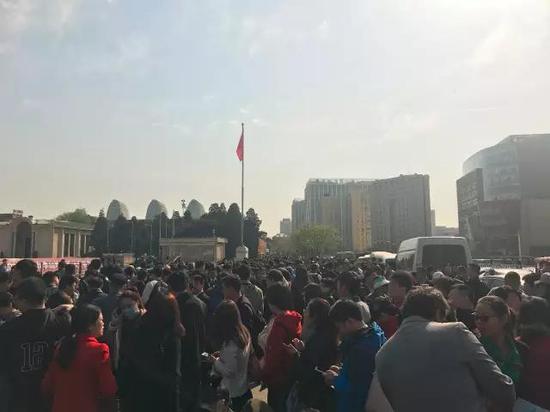 在楼市限购趋严的情况下，记者也在展会现场发现了一些与往年的不同之处！