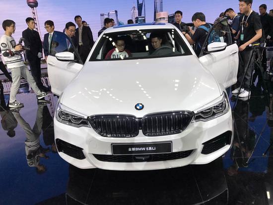 搜影大师:汽车股动力足 永达可揸中线|汽车股|宝