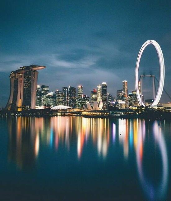 新加坡金融中心夜景。（资料图）