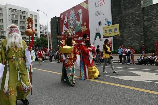 佛山商场会用本地因素吸引消费者。图片来源：视觉中国。