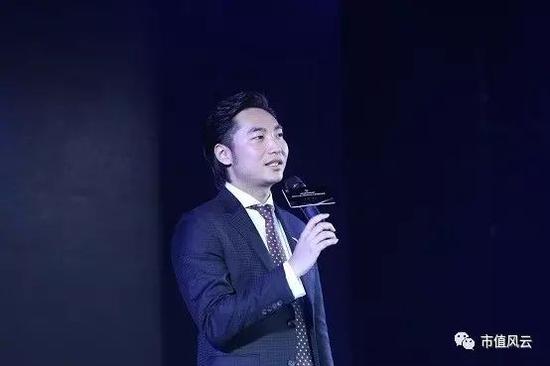 (图为京基集团陈家荣先生参加慈善晚宴)