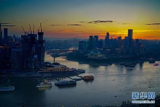 这是航拍的重庆朝天门码头（5月3日摄）。新华社记者 刘潺 摄“