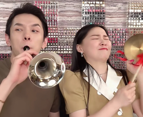 李佳琦隐退，她突然上位