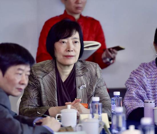 全国政协委员、中国进出口银行董事长胡晓炼