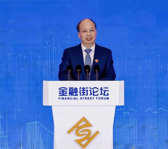 易会满：突出重典治本 加大对财务造假、欺诈发行、操纵市场等违法行为的重拳打击