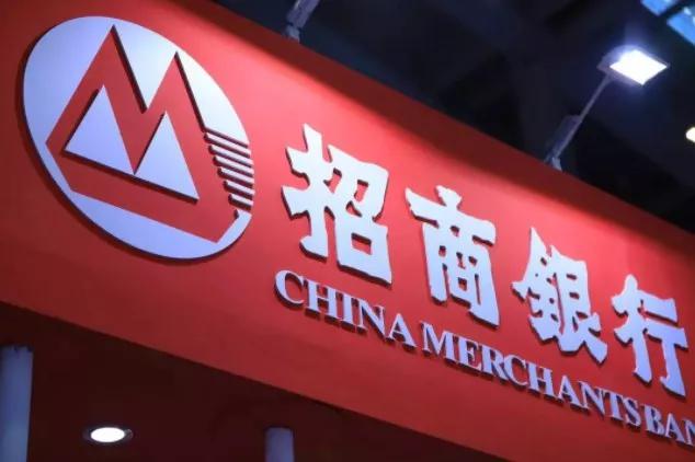 大貪丈夫背后的小貪妻子 或許這就是“愛情”吧