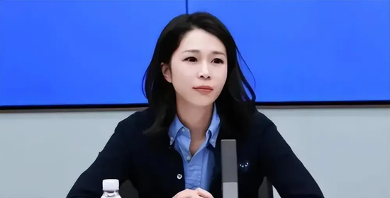 36岁美女“二代”接班350亿上市公司桐昆股份，“第一把火”就要破釜沉舟？