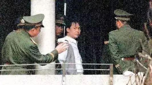 执行枪决前的张子强,广州,1998年