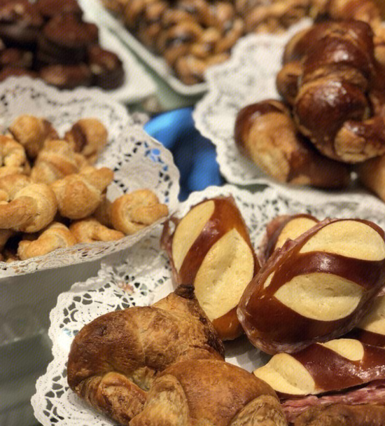 安琪酵母“A拆北”:做伊利、蒙牛包装生意，年赚三千万