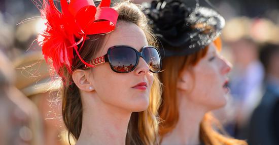 美国收入前1%的人平均年收入比其余人多100