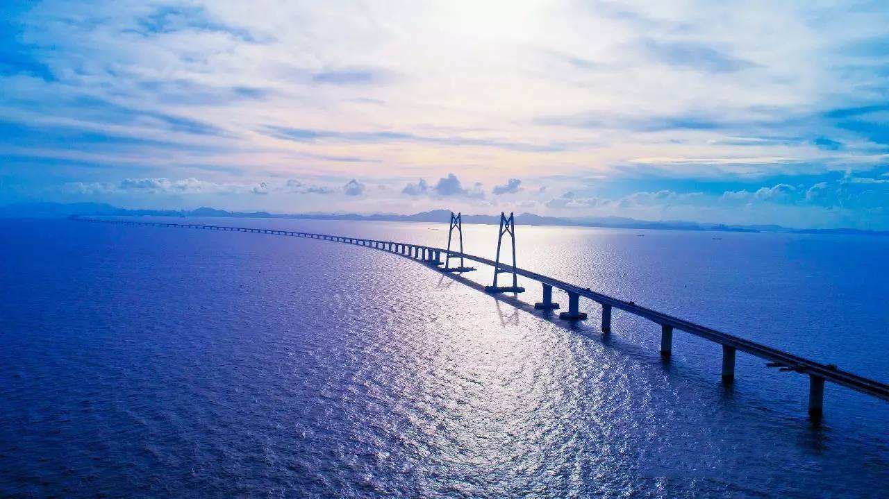 余华莘:专题研究 粤港澳大湾区的发展定位和投