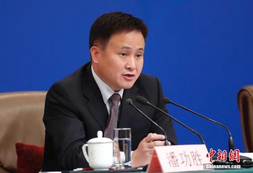 潘功胜 中新社记者 杜洋 摄