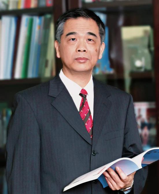 李东荣 / 中国互联网金融协会会长