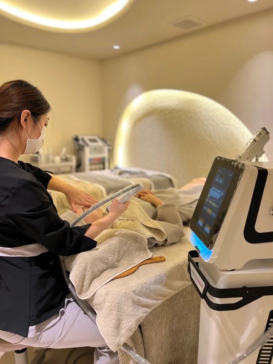 珀莱雅赴港上市:营销投流式增长放缓,研发和国际化托词下的资本运作,轻研发、重分红已成惯例