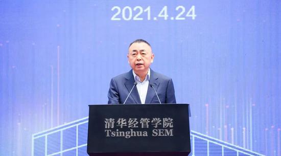 老总在讲话_老总和秘书在办公室里(2)