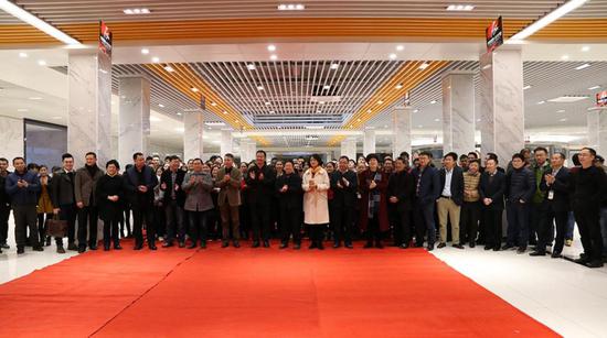 畅游乐动_冰壶混双世锦赛中国复仇韩国 半决赛将战加拿大