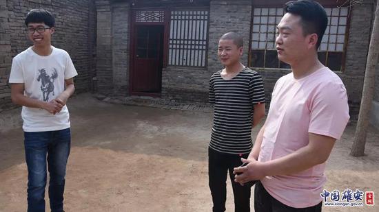 歌曲《你好,雄安》的三位创作者。中国雄安官网记者武梦淮 摄