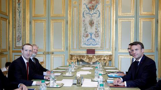 马克龙10日会见扎克伯格,图源:路透社