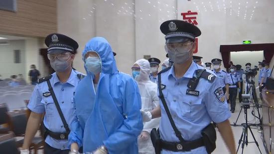 环球人物：海南黑老大敛财25亿 今被判死刑