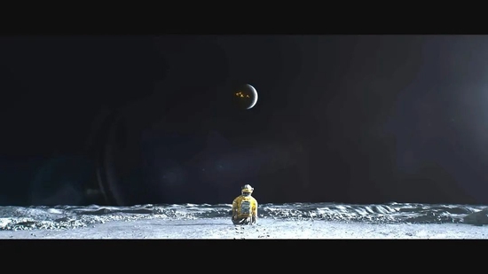 电影《独行月球》中，人类为抵御小行星的撞击，拯救地球，在月球部署了月盾计划