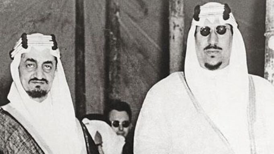 石油帝国，艰难转身