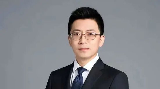 回撤超40%！规模减少近300亿，“顶流”不灵了？