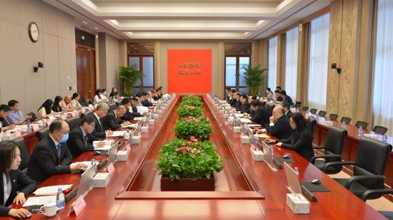 股东大会又有人气了!中国人保新董事长回应市场热点,下一步战略也曝光