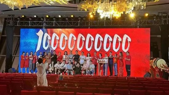 约15户抢一套！深圳再现“万人抢房”，仅有市场价6折且“卖一套少一套”