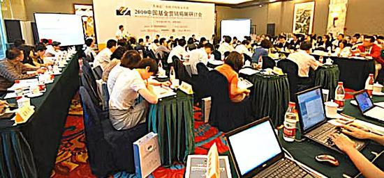 芝加哥娱乐场安卓版-电视墙已经OUT了,现在都这么放电视