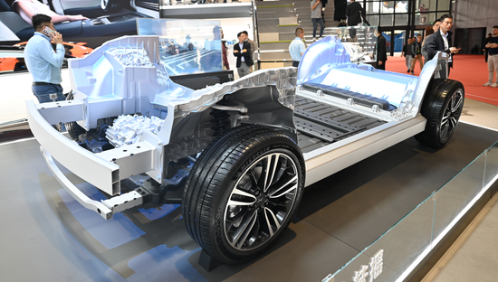 20万能买跑车,新能源车最“卷”价位带出现,不止是降价