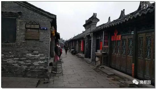 这里就是江苏泰兴的黄桥镇。