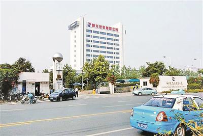 神龙汽车一工厂大门口