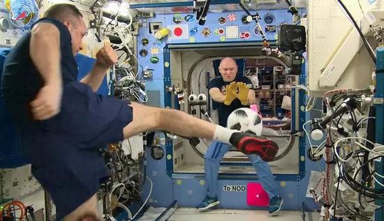 芯片大王张忠谋二次退休:台积电利润曾是腾讯