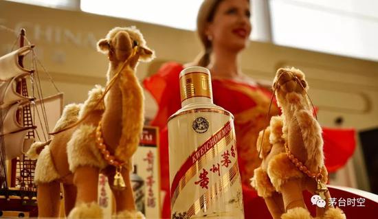 www.bcw88.com - 不老男神!谢霆锋父亲谢贤,风流倜傥一生,曾70岁交往20岁嫩模