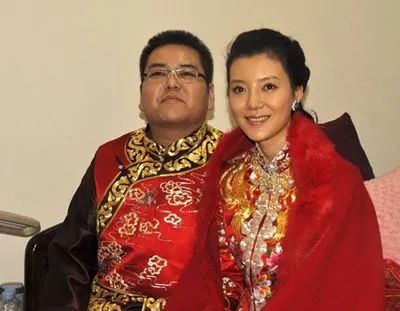 李兆会（左）迎娶车晓。