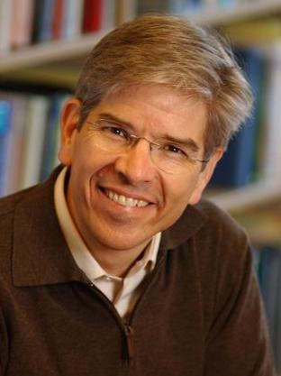 保罗·罗默(PaulM.Romer),生于1955年,美国经济学家,斯坦福大学教授。