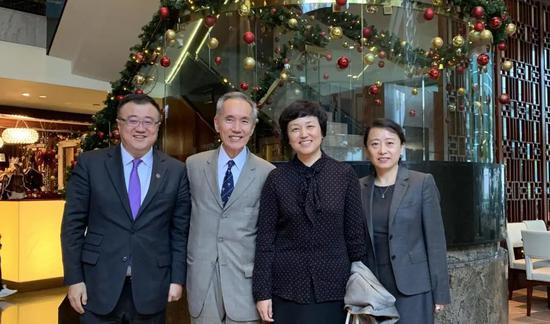 黄志祥主席(左2)与清华大学陈旭书记(右2)会面(资料)