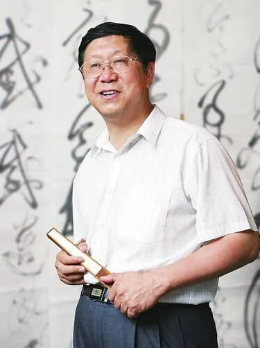 唐双宁:波涛起落载覆舟