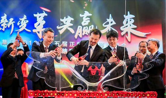 最新送彩金娱乐|最硬核毕业礼物!西南石油大学为8000多名毕业生打造专属定制戒指