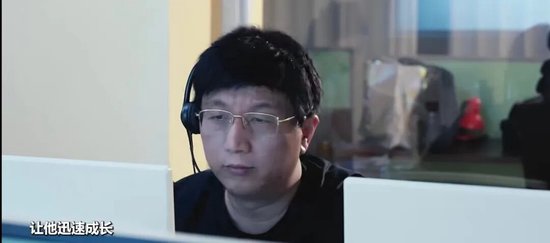 “私募冠军”叶飞出狱后涉足影视，主演短剧《诈王》上线，本人回应：为了普法宣传，教大家知法守法