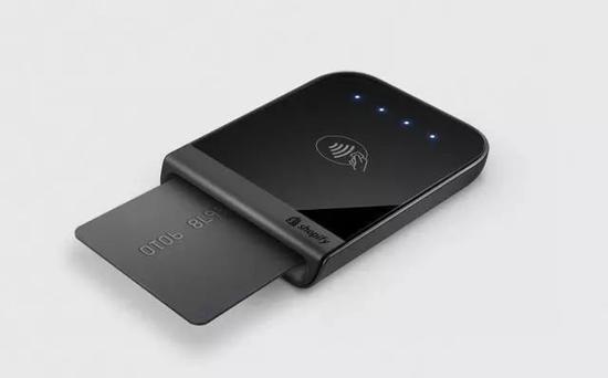 (Shopify 的 Tap & Chip reader)
