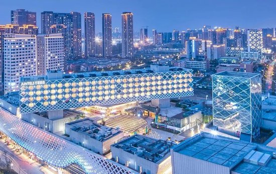 晋江许家父子，拯救2200亿宝龙