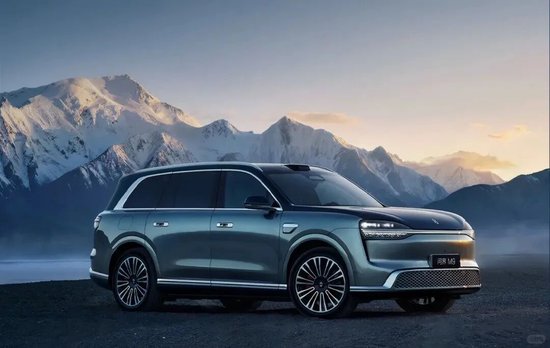 销量从4.3万到2.4万，赛力斯只用了一年