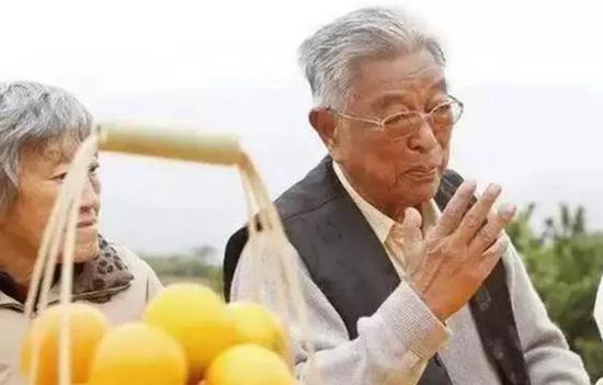 ž飺