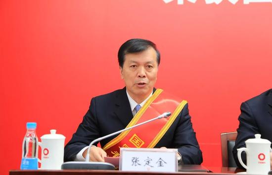 神鹰集团董事长_神鹰黑手哥图片