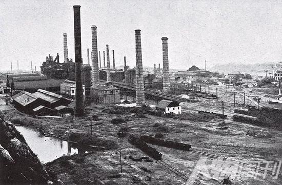 1908年，招商局组建中国第一家钢铁煤炭企业——汉冶萍厂矿公司