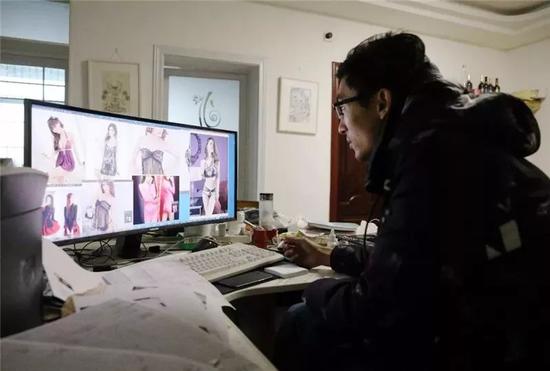 情趣内衣小镇:会所直播和东莞的情欲生意 韩剧