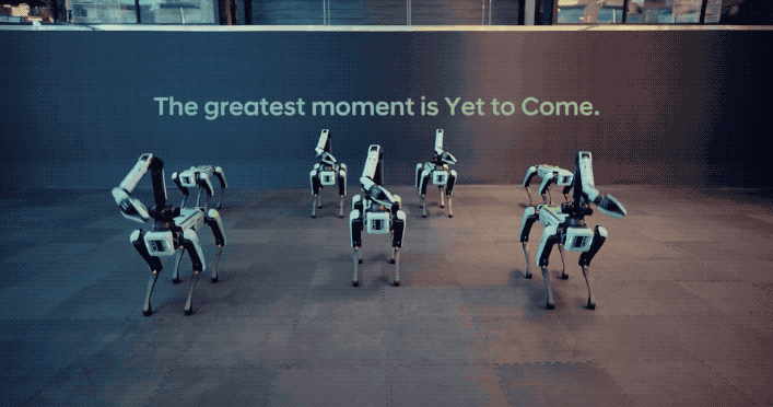 波士顿动力再惊艳！机器人大秀男团舞，举手投足人味满满，多次转卖后展示新标签
