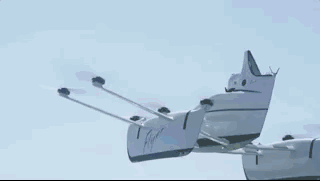 用CEO的话来形容,Flyer是“drones meet aircraft”(一种叫drone的小型飞行器和飞机的结合),它其实是一个水上小型飞行器。